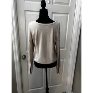 Pink Willi Smith Brand Ladies sweater with Button Detailing Size L